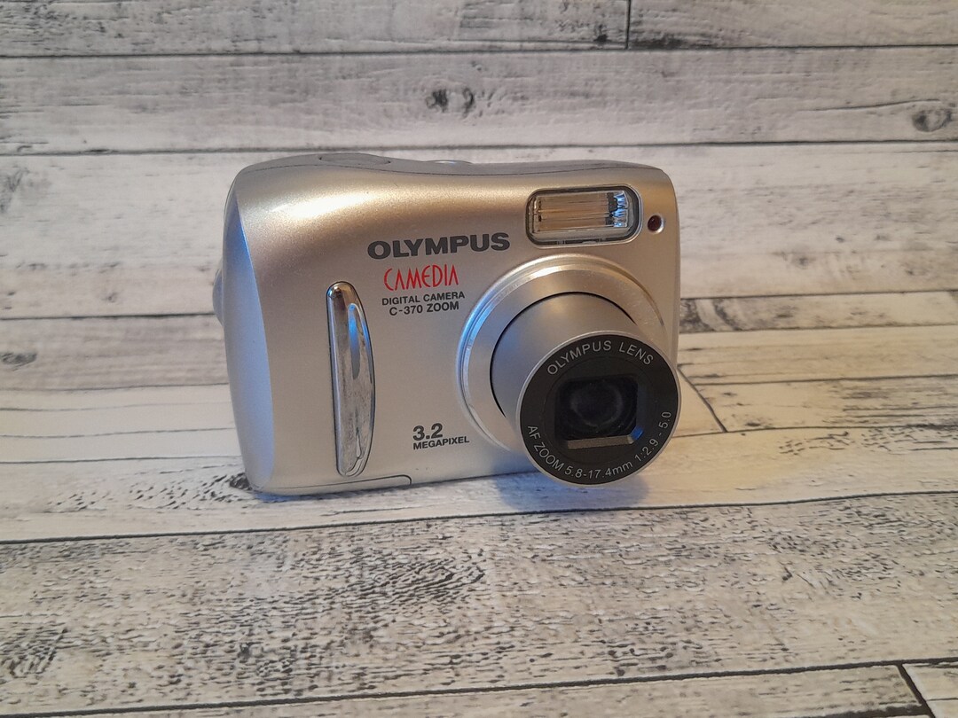 Appareil Photo Numérique Olympus Camedia C-370 Zoom – 3,2MP, Zoom Optique 3x, Argenté, Testé - Canada