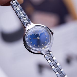 Vintage Damenuhr LUCH, Damenuhr, Frauen Armbanduhr, Mädchen Uhr, Damen Accessoire, Geschenk für Sie, Retro Rarität