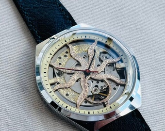 Seltene Vintage Raketa Stern-Sonnen-Armbanduhr, maßgeschneiderte handgeschnitzte Skelettuhr, sowjetische Uhr, Herrenuhr, Geschenk für ihn, handgefertigt, Hochzeit