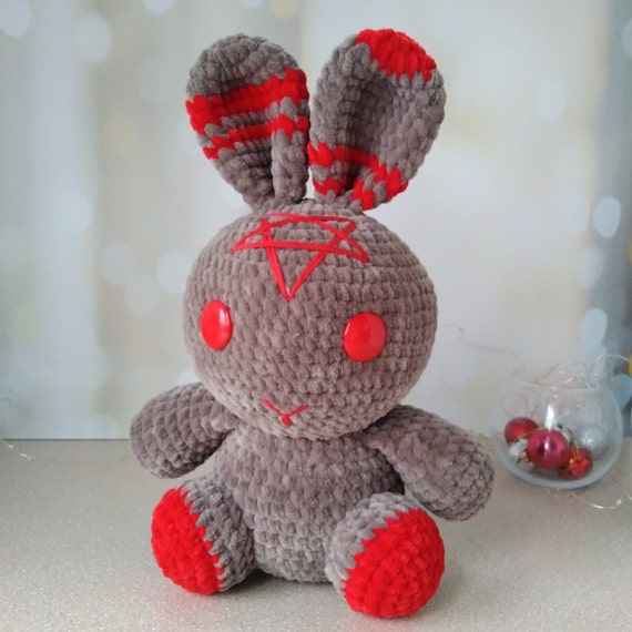 Handmade Art Doll, Creepy Cute Bunny Stuffed Animal, Goth de