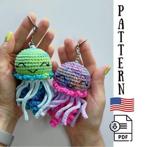Crochet Jellyfish keychain, No sew pattern