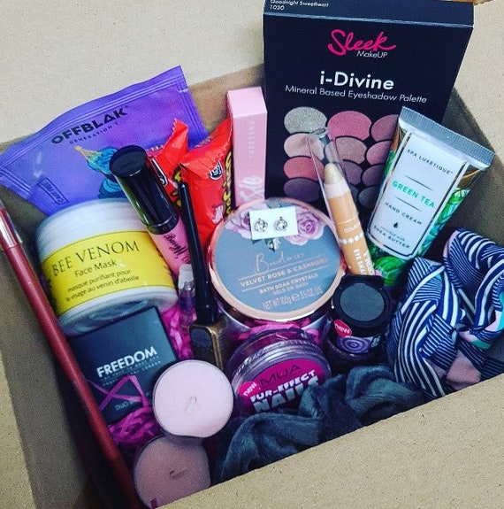 Beauty and Make-up Clearance Mystery Boxes / Drugstore and Highend Mix  Eyeshadows, Face Masks, Moisturizers, Lipsticks and More 