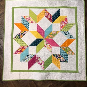 Baby shower gift - handmade modern baby quilt