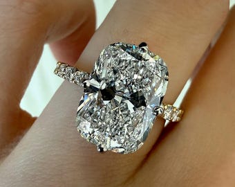 5 Karat Längliche Kissen Lab Zuchtdiamant Versteckter Halo zweifarbiger Verlobungsring