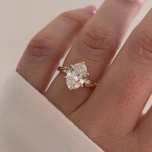 oval diamond ring, trilogy engagement ring, three stone ring, lab grown diamond, yellow gold ring, oval engagement ring, bridal ring, custom diamond ring, luxury engagement, women diamond ring, proposal ring, wedding ring women, classic bridal ring