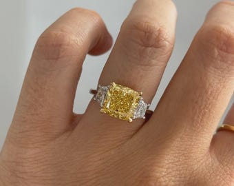 5 Carat Cushion Cut Lab Grown Yellow Diamond Trilogy Engagement Ring, Two Tone Gold Three Stone Ring, Bespoke Engagement Ring for Women