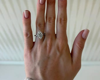 3 Karat Marquise Lab Grown Diamant Versteckter Halo Verlobungsring IGI zertifiziert