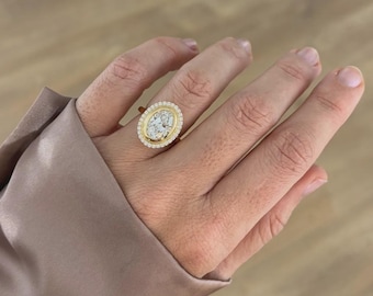 3 Carat Lab Grown Oval Diamond Halo Engagement Ring in Yellow Gold, Oval Cut Bridal Ring, Luxury Gold Proposal Ring for Women