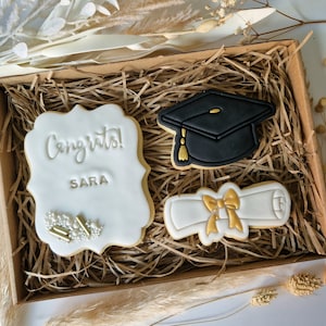 Graduation biscuits