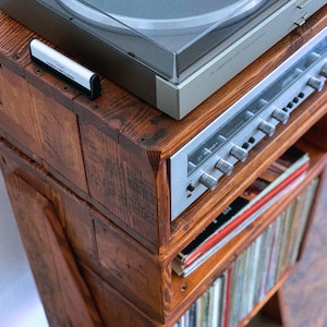 Support pour tourne-disque en palette recyclé : meuble de rangement en vinyle