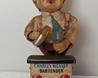 VINTAGE 1962 Charley Weaver battery powered Bartender toy