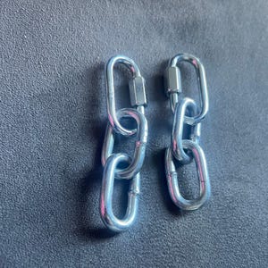 Chain ear weights, stretched ear weights, ear plugs, ear tunnels, ear weights, chain earrings, ear weights, earring, ear jewellery, gothic
