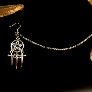 Nose to ear chain, pentagram jewellery, nose chain, gothic jewellery, pentagram earrings, pentagram nose to ear chain, pagan jewellery.