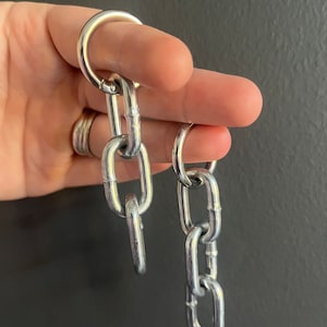 Chain ear weights, stretched ear weights, ear plugs, ear tunnels, ear weights, chain earrings, chain ear weights, earrings, ear jewellery