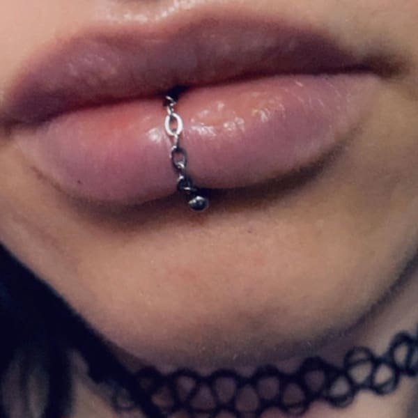 lip ring piercing ketting, labret ketting, labret piercing ketting, lip piercing ketting, lip ring, lip piercing ring, lip piercing ketting, labret