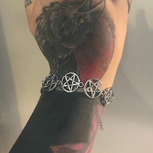 Pentagram charm bracelet, pentagram jewellery, witch jewellery, pagan bracelet, gothic jewellery, Wiccan jewellery, goth bracelet, pentagram
