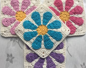 Haakpatroon oma vierkant madeliefje pdf, kleurrijk retro patchwork bloemmotief (video)
