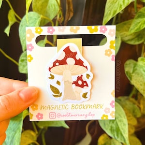 Aesthetic Mushroom Magnetic Bookmark / Mushroom Bookmark / Book Lover Gifts / Gifts for Readers / Cute Bookworm / Cute Mushroom