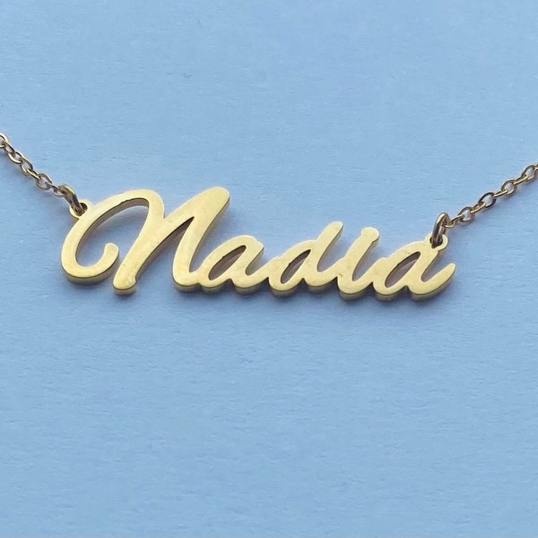 Nadia name necklace stainless steel in colour gold!