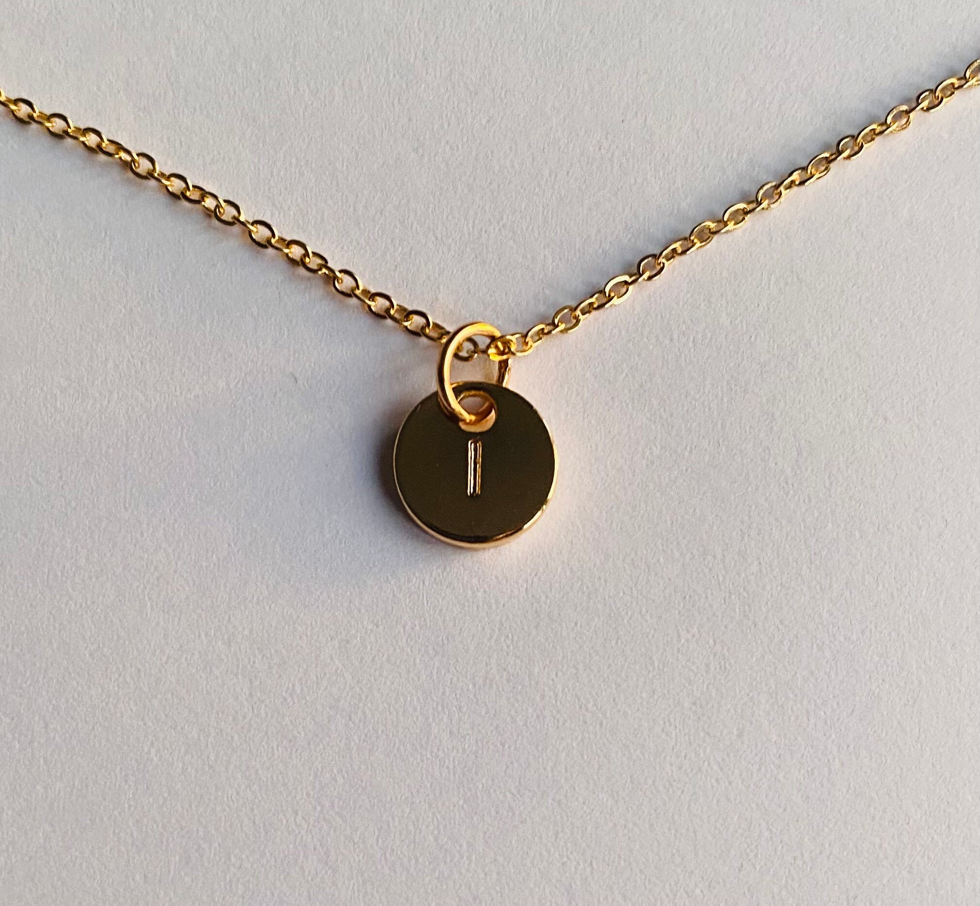 I Initial Coin Necklace in Colour Gold 