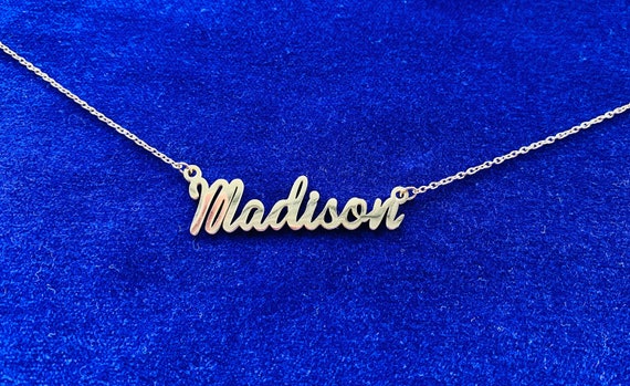 Madison name necklace stainless steel in colour gold
