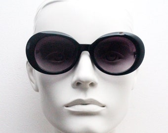 Y2k vintage oversized round sunglasses. Women's big 60s mod design black frame with smoky gradient lenses. Unused NOS. Clout goggles