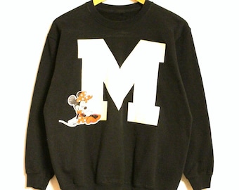 Moletom preto vintage Y2K da Disney Minnie Mouse com o logotipo M grande. Suéter feminino de gola redonda estilo cheerleader.
