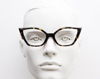 Pointed vintage cat eye glasses. Tortoise pointed optical frames. Y2K womens prescription eyeglasses. 50s design rockabilly spectacles. RX