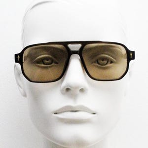 Y2K Vintage Square Aviator Sunglasses. Multiple Angled  display picture 1