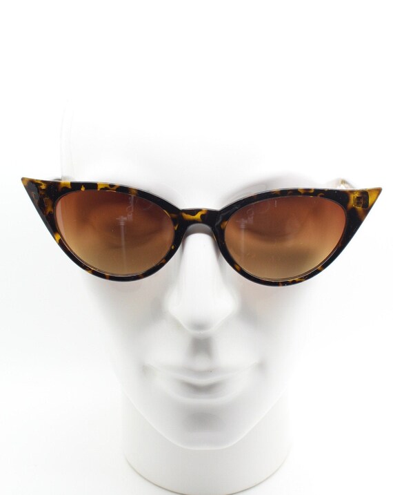 2024 Occhiali Da Sole Le Donne, Designer Nylon Whe Cat Eye Frame Sfumature Con Scatola Da 39,36 € | DHgate - Foto 8