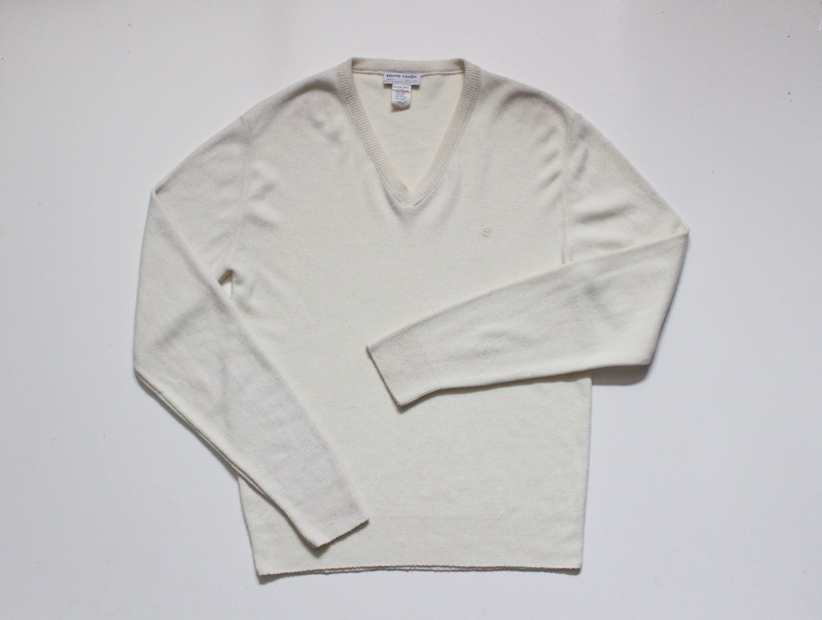 Pull Homme Col V Pierre Cardin - Tricot Doux, Col Imitation Chemise, Ourlet Côtelé, 100% Acrylique