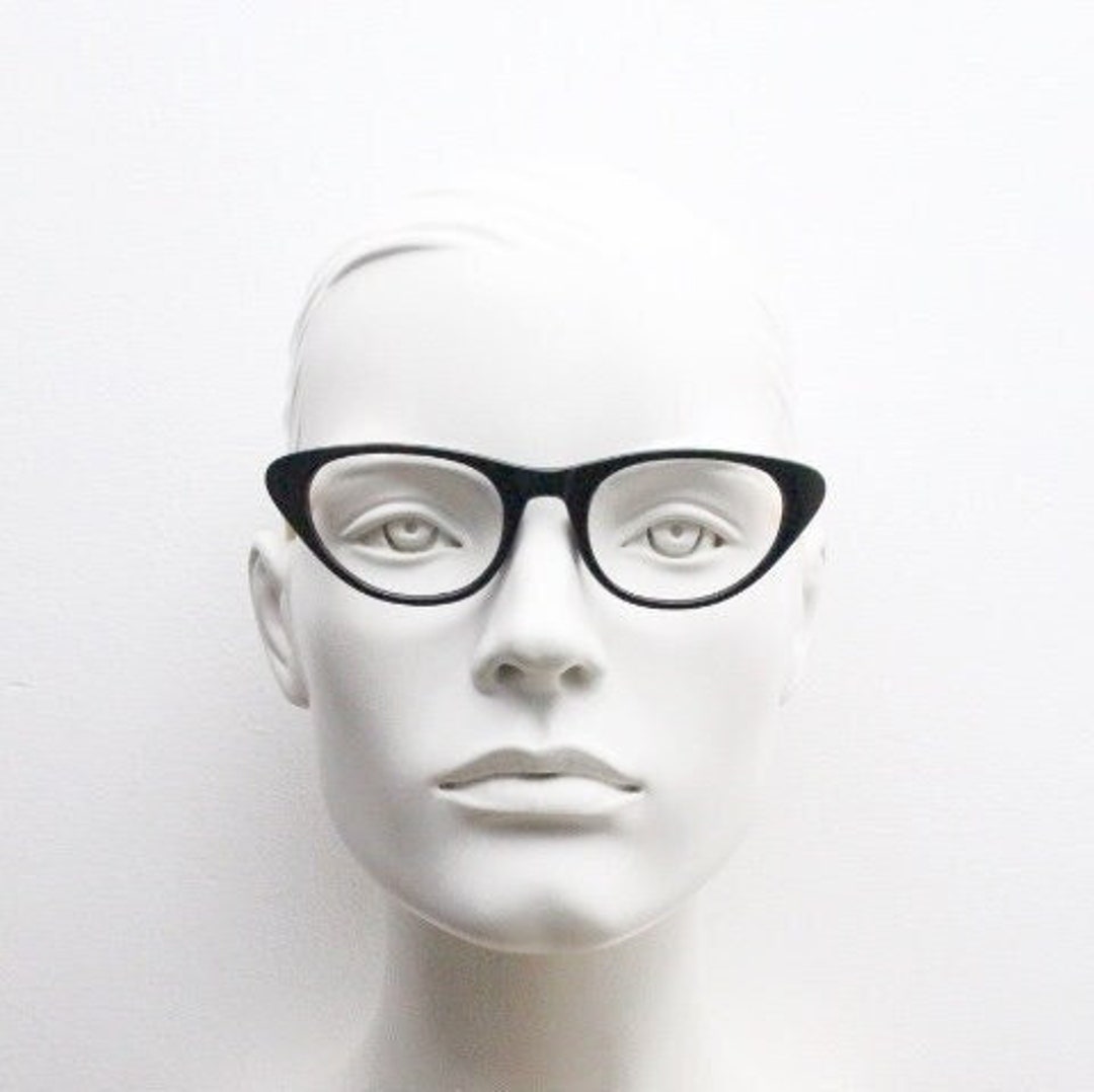 Isaac Mizrahi Vintage Cat Eye Glasses. Womens Black Gloss  display picture 1