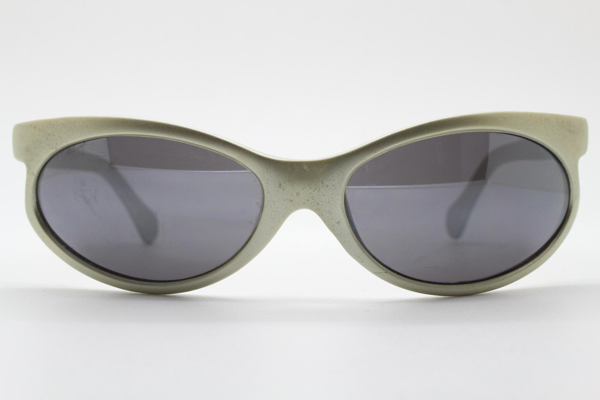 90s Vintage Oval Bug Eye Shield Sunglasses. Aerodynamic Matt