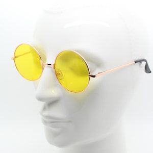 Lunettes de soleil vintage rondes des années 90. Cadre en métal d’or rose avec des lentilles jaune vif. Style des années 1920. John Lennon. Steampunk. NOS