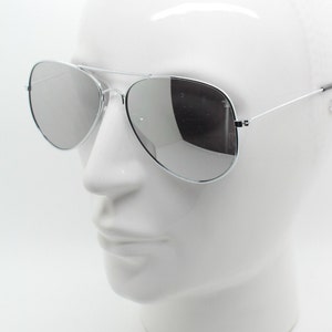 Y2K vintage aviator sunglasses. Optimal shape classic aviators in silver metal frame with mirror lenses. Teardrop, NOS