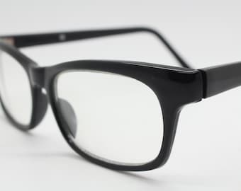 90er vintage schwarze Low-Profile Brille. 60s Design rechteckige Glanzazetatfassung. Korrekte Brille. RX Brille. BNWT NOS