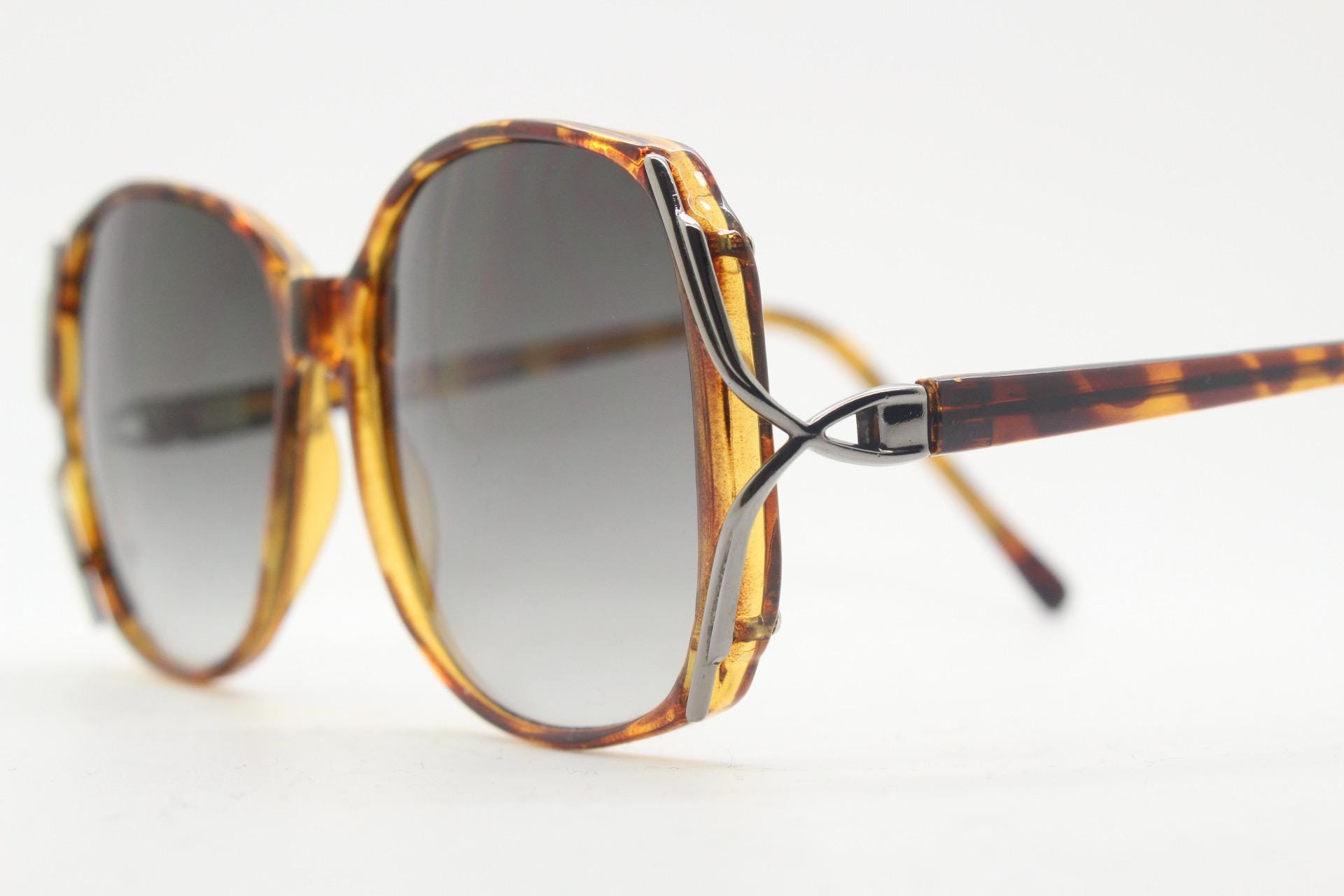 Gently used authentic Dior sunglasses with leather case. Vintage Dior Sunglasses - Etsy main image 2