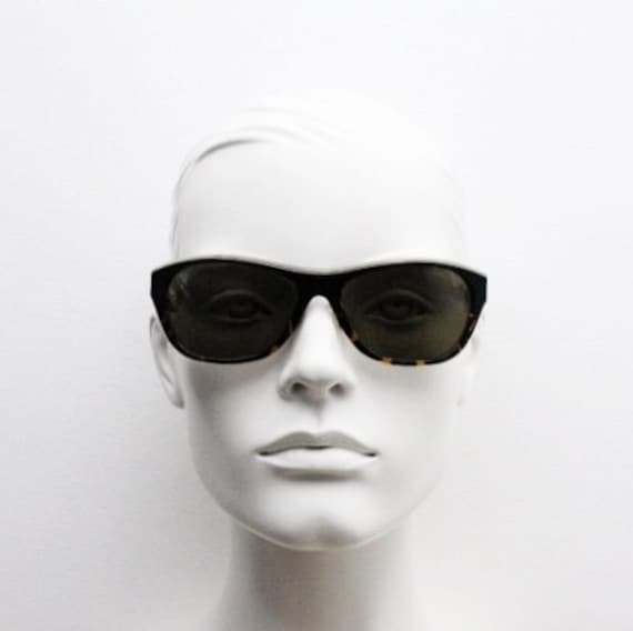 Linda Farrow Luxe Sunglasses Made in Japan. Blended Black