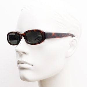 90s vintage chunky rectangular sunglasses. Minimal simple design low profile dark tortoise frame with green lenses. BNWT Unused NOS