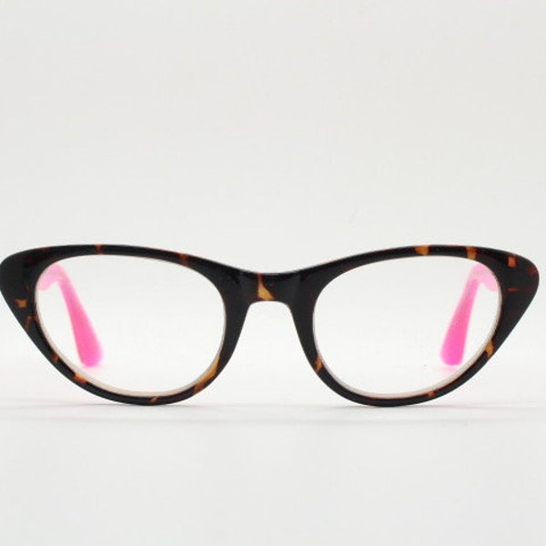 Isaac Mizrahi vintage cat eye glasses. Womens dark tortoise cateye optical frames with pink arms. Prescription eyeglasses. RX NOS spectacles