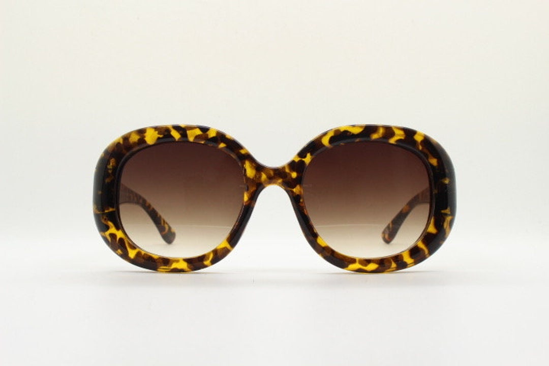 Y2k Vintage Oversized Round Sunglasses. Thick Framed Women display picture 1