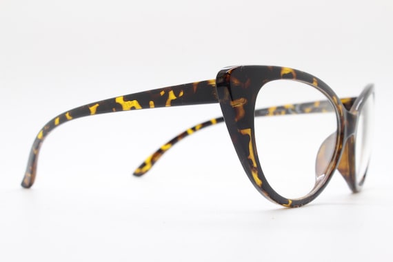 尖った猫目メガネ。べっ甲柄のヴィンテージクリアレンズ眼鏡フレーム