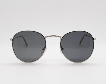 90s vintage round metal sunglasses, 60s style minimal silver metal frame with dark grey lenses. Unused BNWT panto