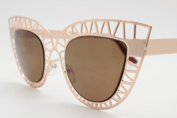 Y2K vintage metal cat eye sunglasses.  Women's ex… - image 3