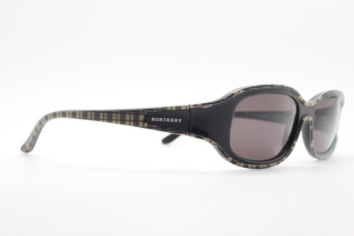 Burberry 90s Vintage Rectangular Sunglasses Model 8334/S