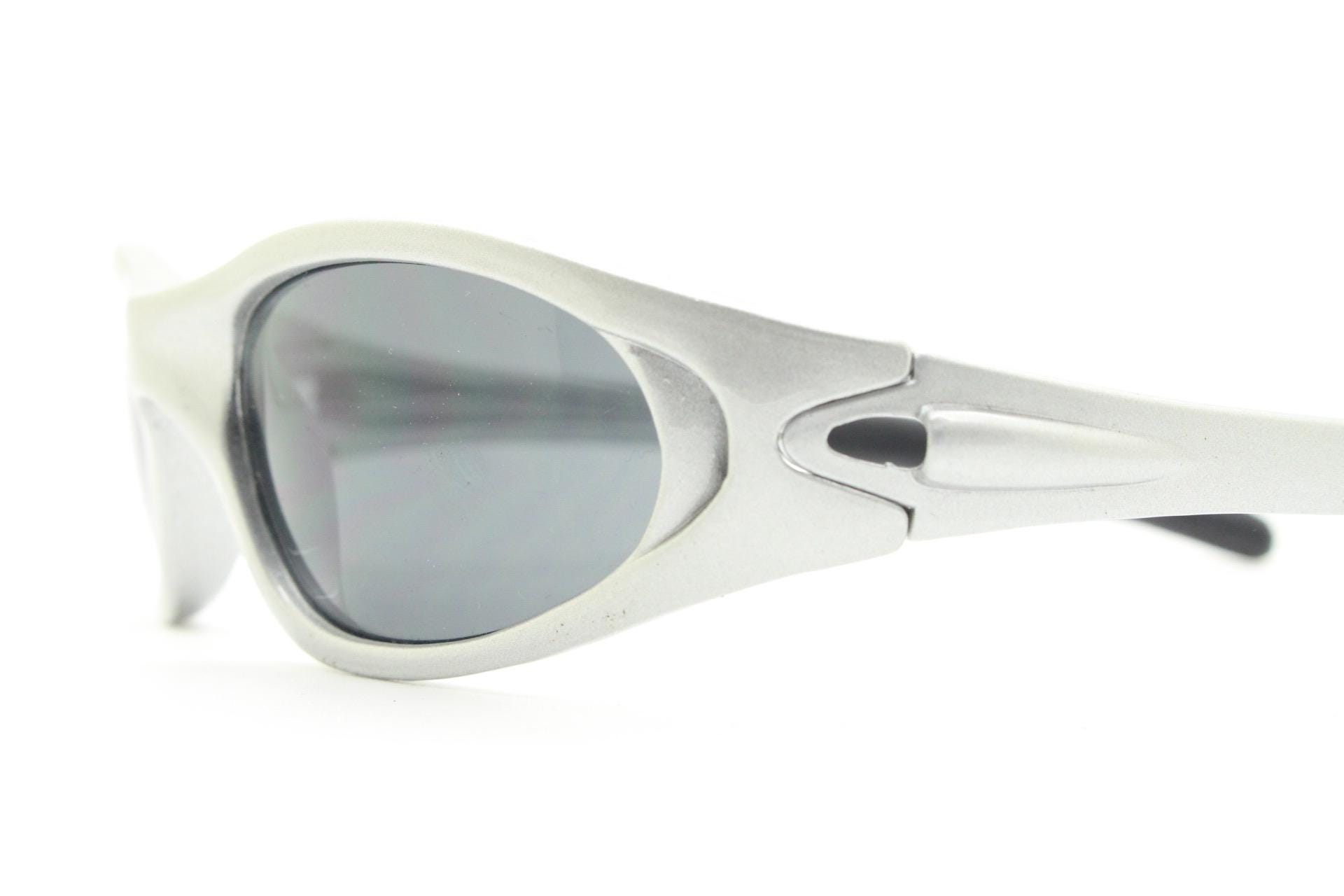 Futuristic Chrome Shield Visor Sunglasses | Festival Y2K Silver Mirror Y2k Futuristic Silver Mirror Sunglasses for Men & Women main image 3