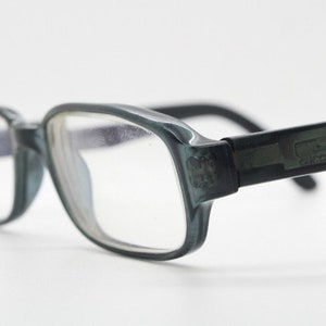 Gucci rectangular eye glasses made in Italy. Unisex dark grey acetate low profile optical frames. Prescription eyeglasses. RX spectacles