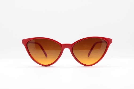 Vintage Red Cat-Eye Sunglasses Retro Red Cat Eye Sunglasses | Retro Stage main image 3