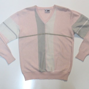 Gabicci vintage knit jumper in Pink and white made in Italy. Authentic original block pattern mens sweater. V neck size M pullover