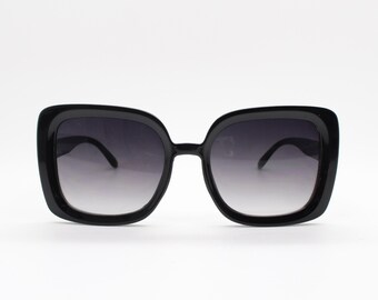 Y2K vintage oversized square sunglasses. Women's thick black 70s style frame with graduating smoky lenses. 2000s BNWT
